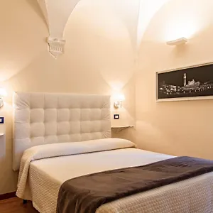 bb-quattro-cantoni.it-tuscanyhotel.com/
